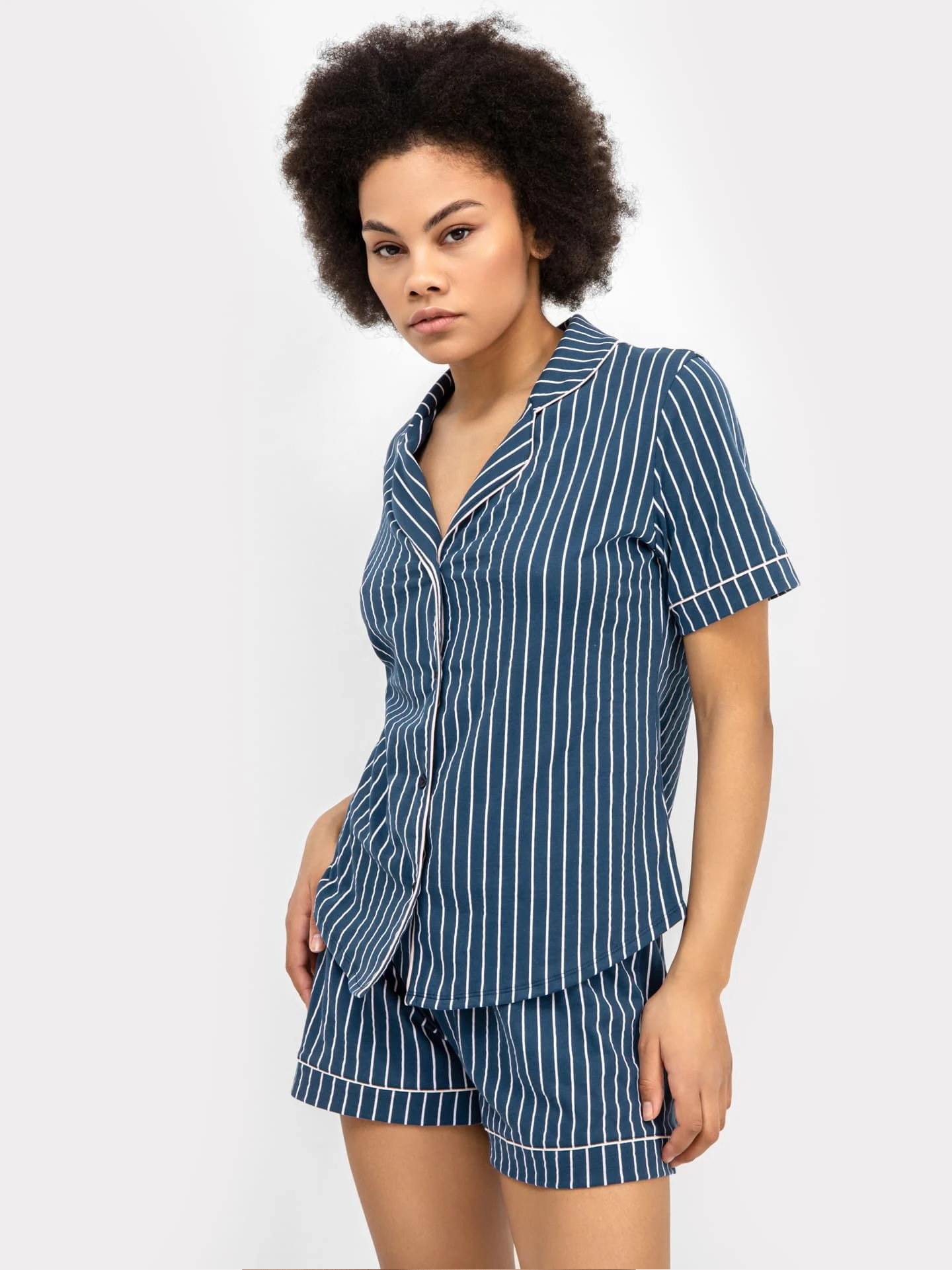 Комплект жен (жакет+шорты) (АРТ. 592478-1)